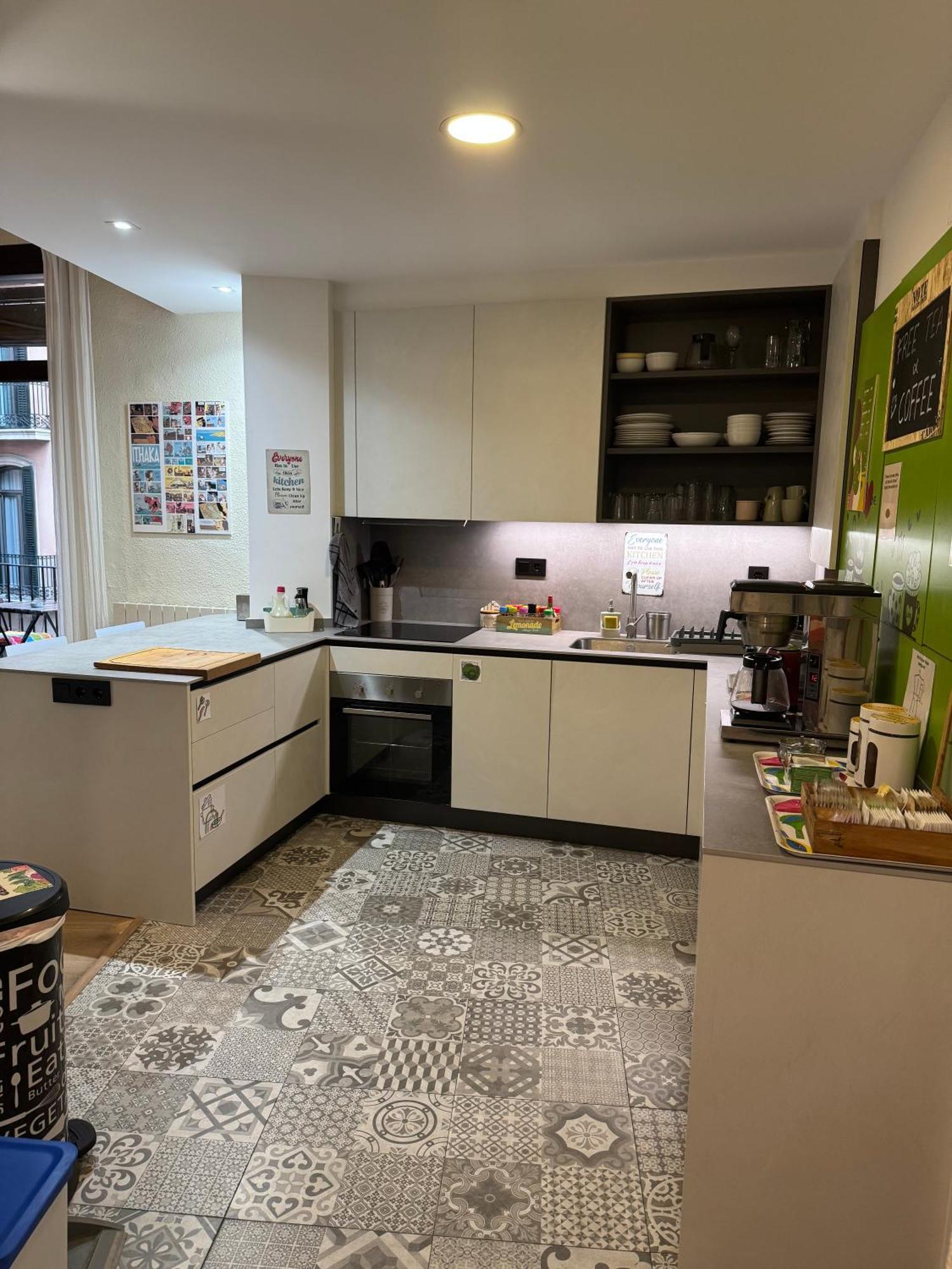 Itaca Hostel Барселона Экстерьер фото
