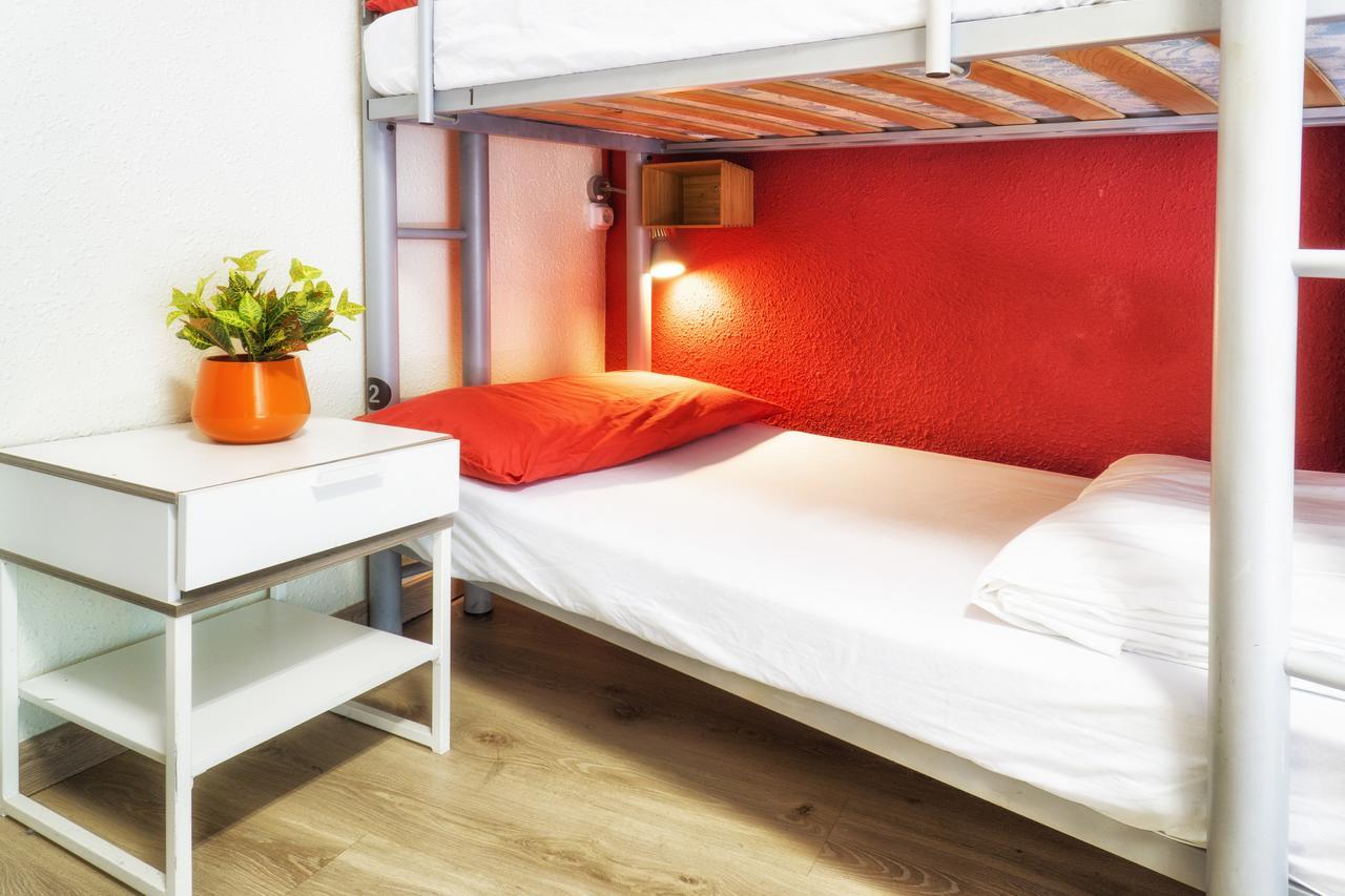 Itaca Hostel Барселона Экстерьер фото